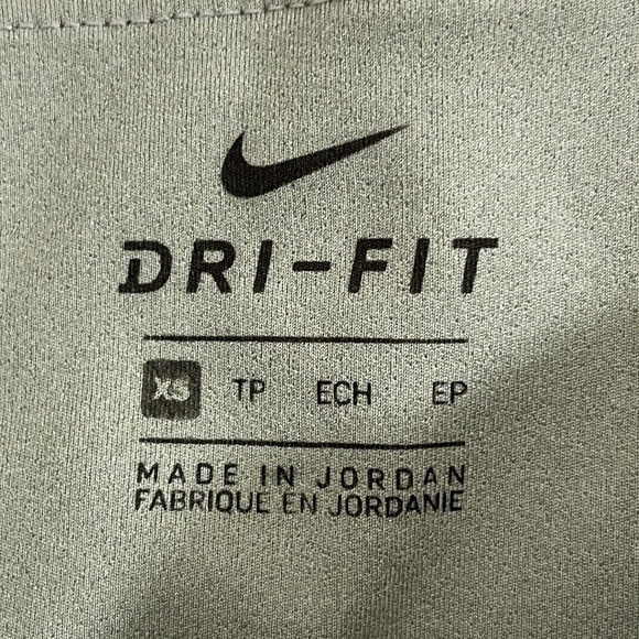 Nike Yoga Leggings Women's Running Training 3/4 Length CU5360-073 NWT XS - Picture 11 of 14